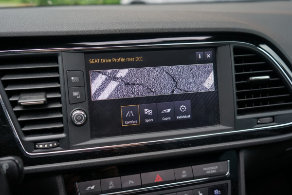 Seat Leon 2.0 TSI Cupra 300 Pano/Beats/DCC/DSG