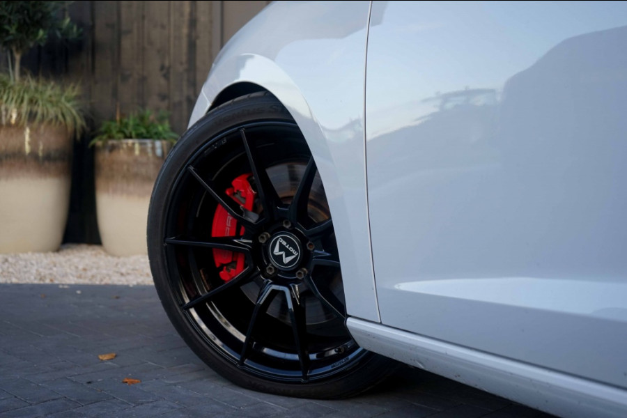 Seat Leon 2.0 TSI Cupra 300 Pano/Beats/DCC/DSG