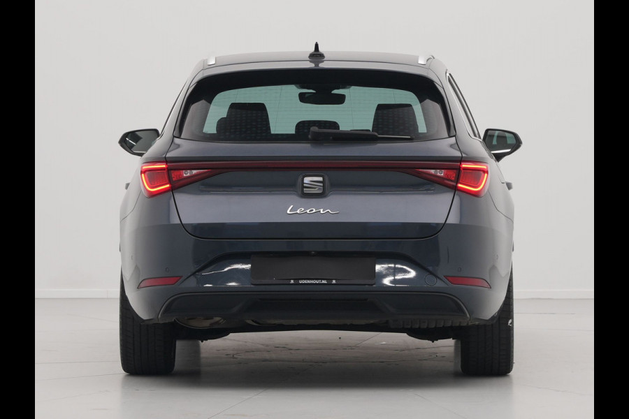 Seat Leon Sportstourer 1.5 TSI 130pk Style Navigatie Camera 17"velgen Keyless Parkassist Carplay 21
