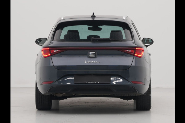 Seat Leon Sportstourer 1.5 TSI 130pk Style Navigatie Camera 17"velgen Keyless Parkassist Carplay 21
