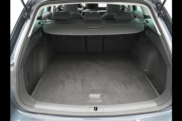 Seat Leon Sportstourer 1.5 TSI 130pk Style Navigatie Camera 17"velgen Keyless Parkassist Carplay 21