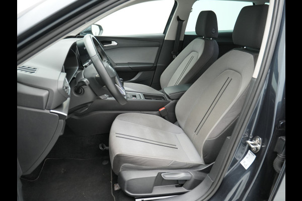 Seat Leon Sportstourer 1.5 TSI 130pk Style Navigatie Camera 17"velgen Keyless Parkassist Carplay 21