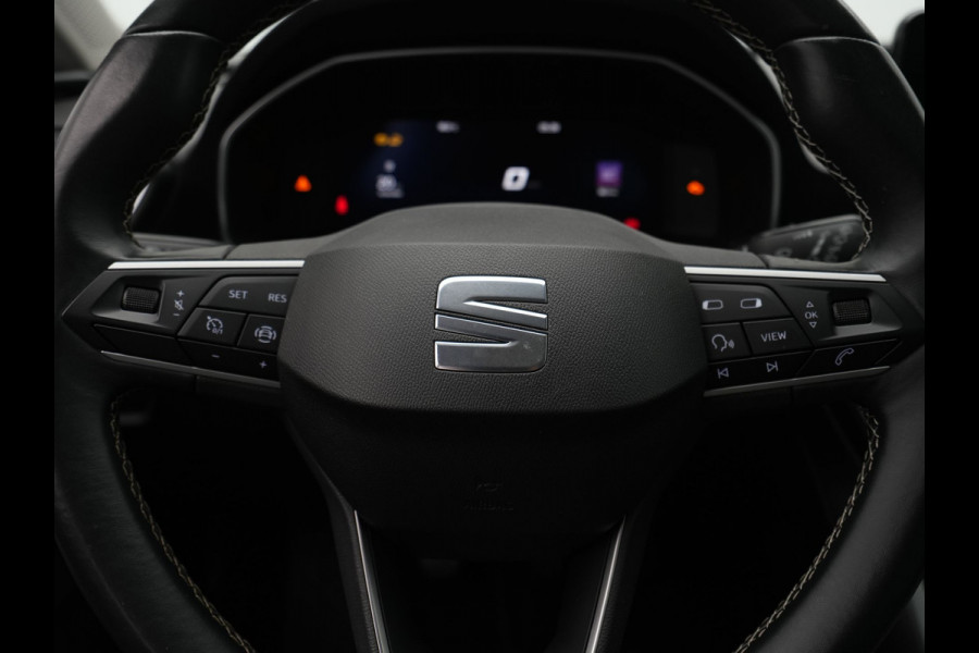 Seat Leon Sportstourer 1.5 TSI 130pk Style Navigatie Camera 17"velgen Keyless Parkassist Carplay 21