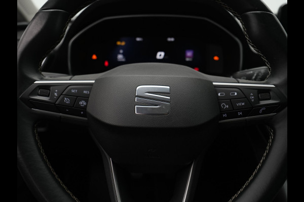 Seat Leon Sportstourer 1.5 TSI 130pk Style Navigatie Camera 17"velgen Keyless Parkassist Carplay 21