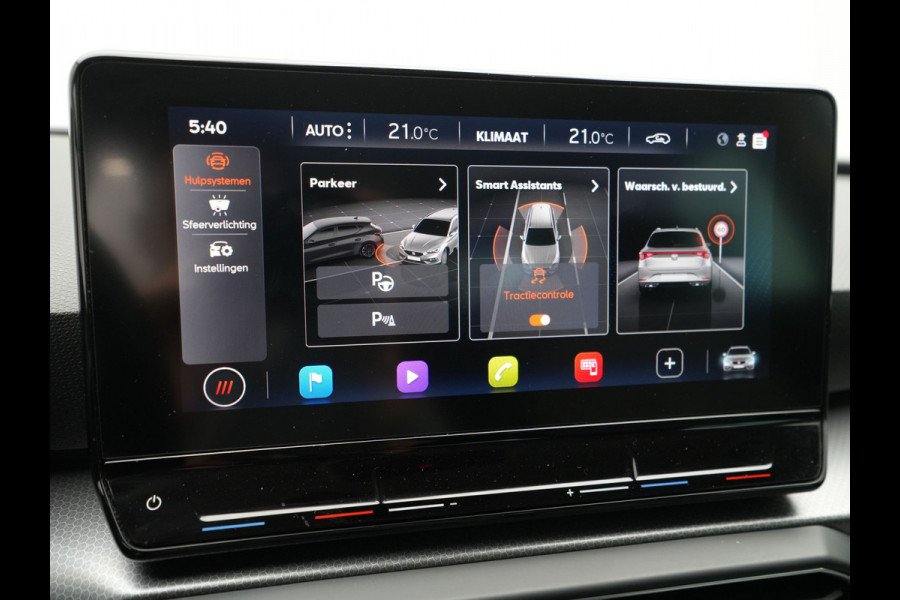 Seat Leon Sportstourer 1.5 TSI 130pk Style Navigatie Camera 17"velgen Keyless Parkassist Carplay 21