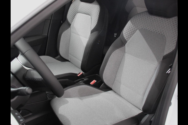 Mitsubishi Colt 1.6 HEV Automaat Intense Navigatie d.m.v. Apple Carplay/Android Auto Camera Climate Control Cruise Control Lichtmetalen velgen Extra Getint Glas Digitale Cockpit