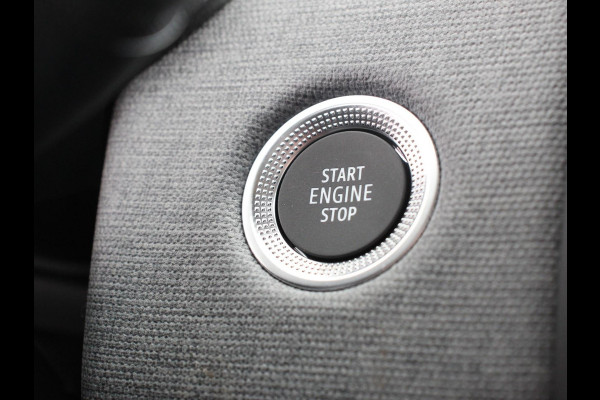 Mitsubishi Colt 1.6 HEV Automaat Intense Navigatie d.m.v. Apple Carplay/Android Auto Camera Climate Control Cruise Control Lichtmetalen velgen Extra Getint Glas Digitale Cockpit