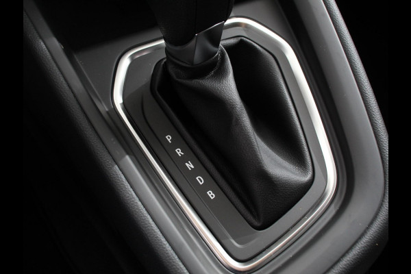 Mitsubishi Colt 1.6 HEV Automaat Intense Navigatie d.m.v. Apple Carplay/Android Auto Camera Climate Control Cruise Control Lichtmetalen velgen Extra Getint Glas Digitale Cockpit