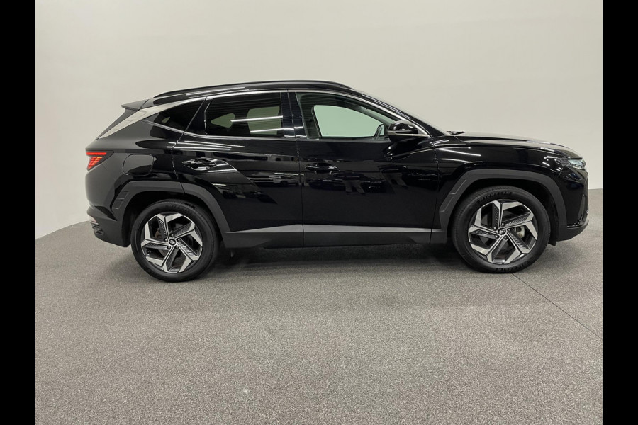 Hyundai Tucson 1.6 T-GDI PHEV Comfort 4WD Navigatie Apple Carplay/Android Auto Camera Parkeersensoren Adaptieve Cruise Control Stoelverwarming Elektrische Achterklep Climate Control