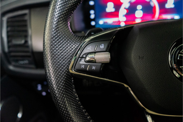 Škoda Kodiaq 1.5 TSI Sportline Business 150PK | NL AUTO+NAP+1e Eigenaar | LED | Carplay | Stoelverw. | Trekhaak | Canton GERESERVEERD