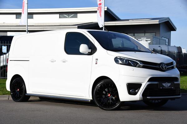 Toyota ProAce 2.0 D-4D GR Sport Edition 360 Camera, Cruise, Carplay, Head-up, 177pk, 2 x Schuifdeur, Trekhaak, Stoelverwarming, Automaat, Uniek!