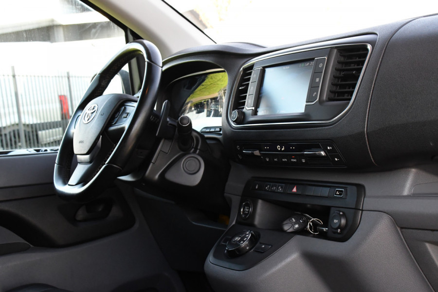 Toyota ProAce 2.0 D-4D GR Sport Edition 360 Camera, Cruise, Carplay, Head-up, 177pk, 2 x Schuifdeur, Trekhaak, Stoelverwarming, Automaat, Uniek!