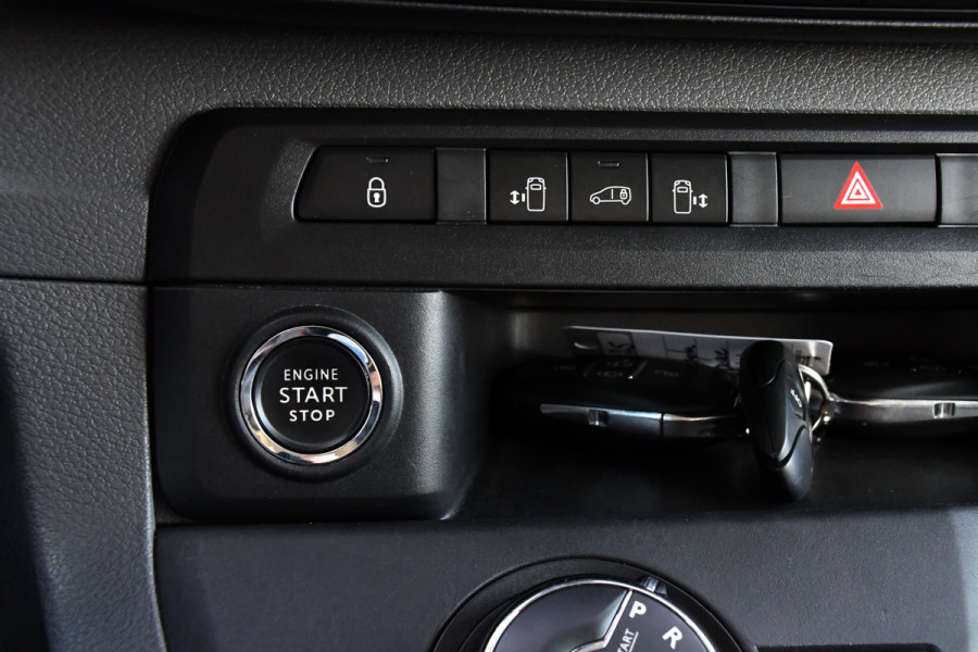 Toyota ProAce 2.0 D-4D GR Sport Edition 360 Camera, Cruise, Carplay, Head-up, 177pk, 2 x Schuifdeur, Trekhaak, Stoelverwarming, Automaat, Uniek!