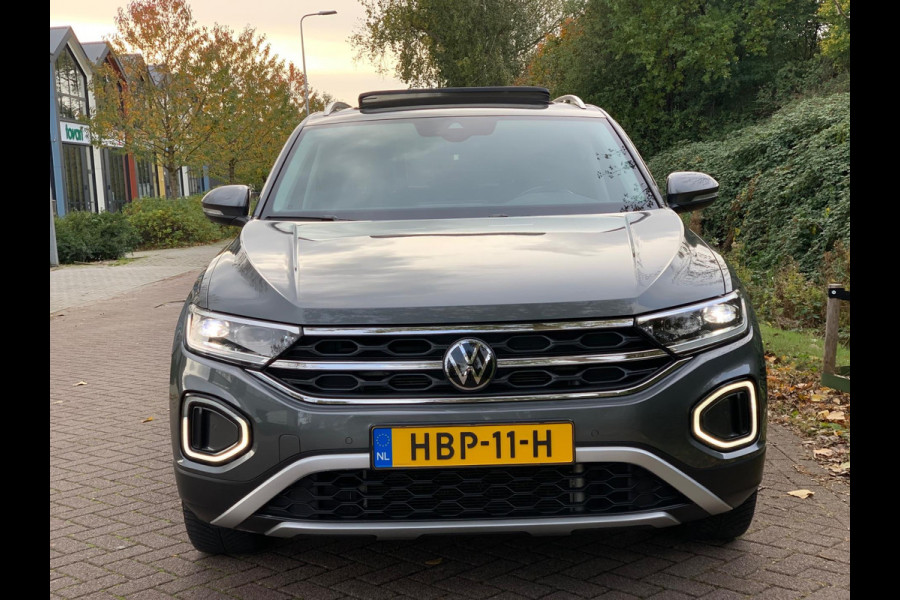 Volkswagen T-Roc 1.5 TSI Life Business AUTOMAAT PANO 17'' 2024 !