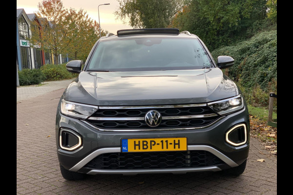 Volkswagen T-Roc 1.5 TSI Life Business AUTOMAAT PANO 17'' 2024 !