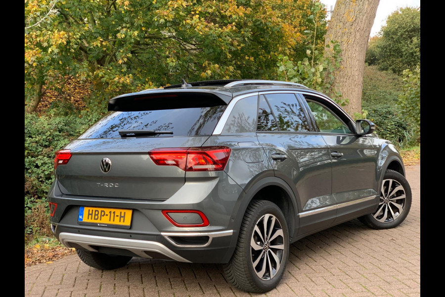 Volkswagen T-Roc 1.5 TSI Life Business AUTOMAAT PANO 17'' 2024 !