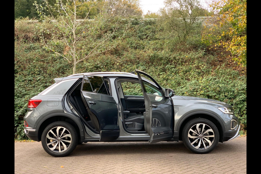 Volkswagen T-Roc 1.5 TSI Life Business AUTOMAAT PANO 17'' 2024 !
