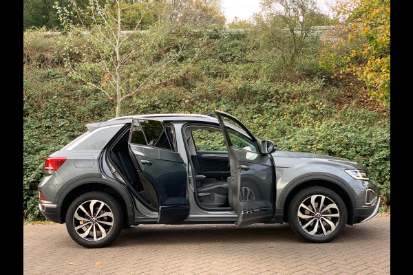 Volkswagen T-Roc 1.5 TSI Life Business AUTOMAAT PANO 17'' 2024 !