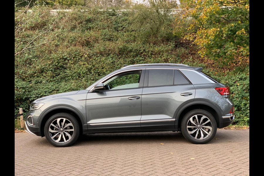 Volkswagen T-Roc 1.5 TSI Life Business AUTOMAAT PANO 17'' 2024 !