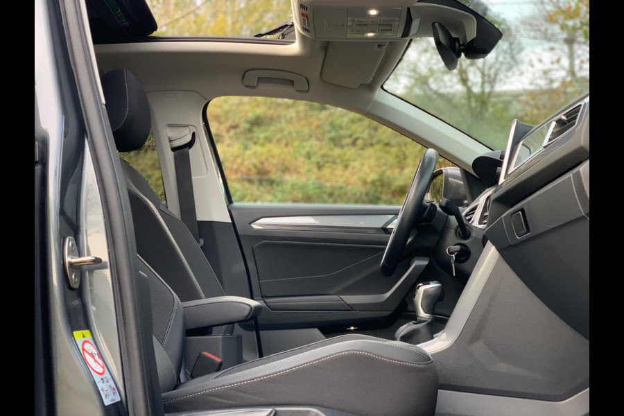 Volkswagen T-Roc 1.5 TSI Life Business AUTOMAAT PANO 17'' 2024 !