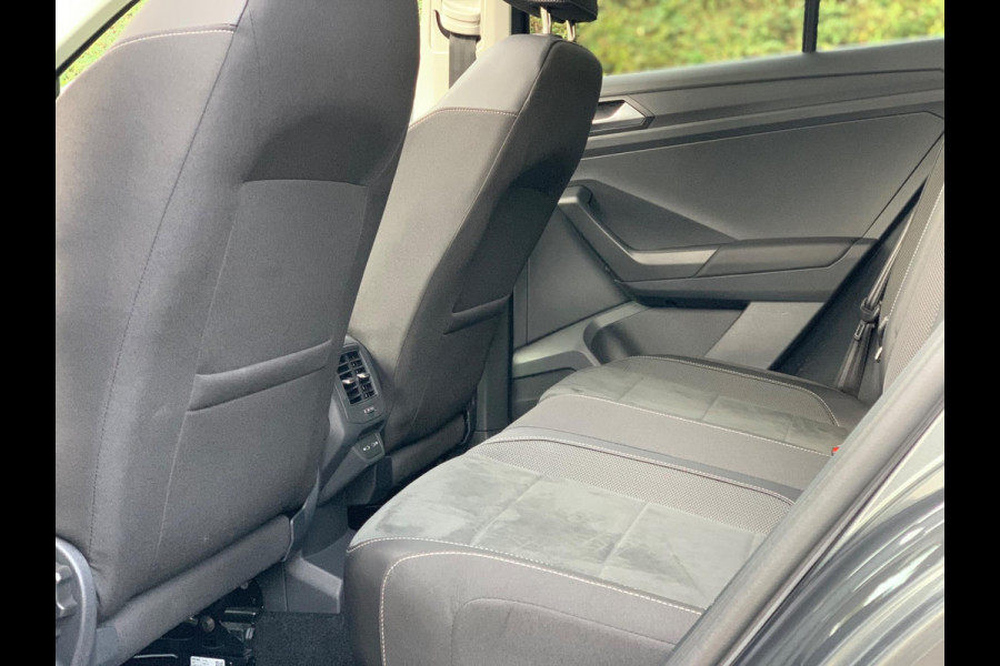 Volkswagen T-Roc 1.5 TSI Life Business AUTOMAAT PANO 17'' 2024 !