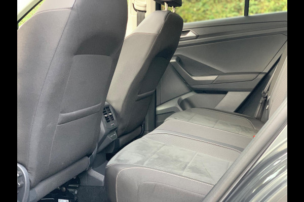 Volkswagen T-Roc 1.5 TSI Life Business AUTOMAAT PANO 17'' 2024 !