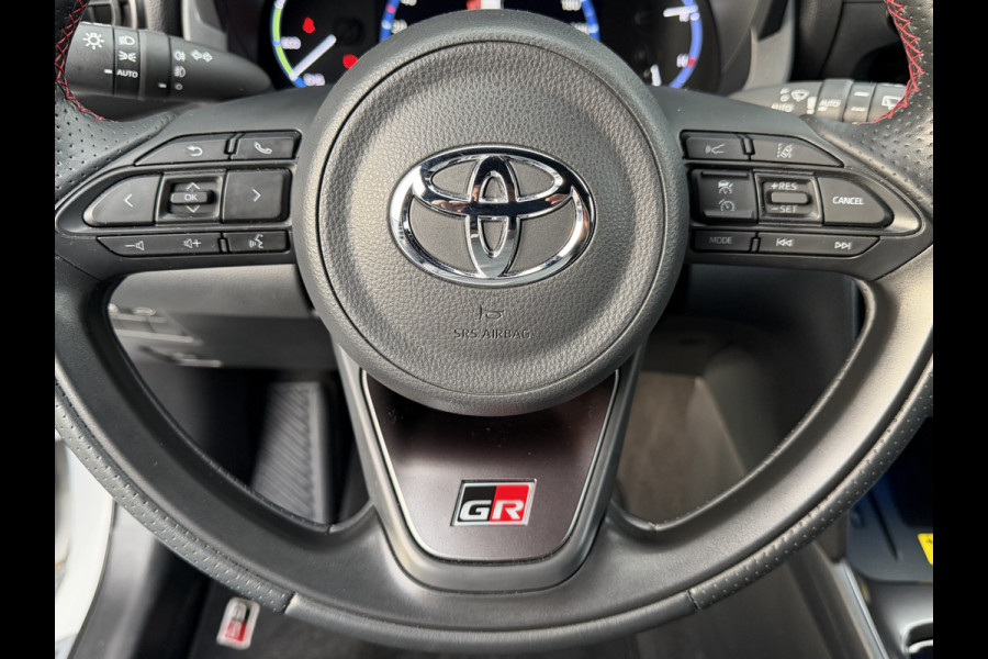Toyota Yaris Cross 1.5 Hybrid GR Sport | 360 camera | JBL | Elektrische achterklep | Head-up | Rijklaar!!