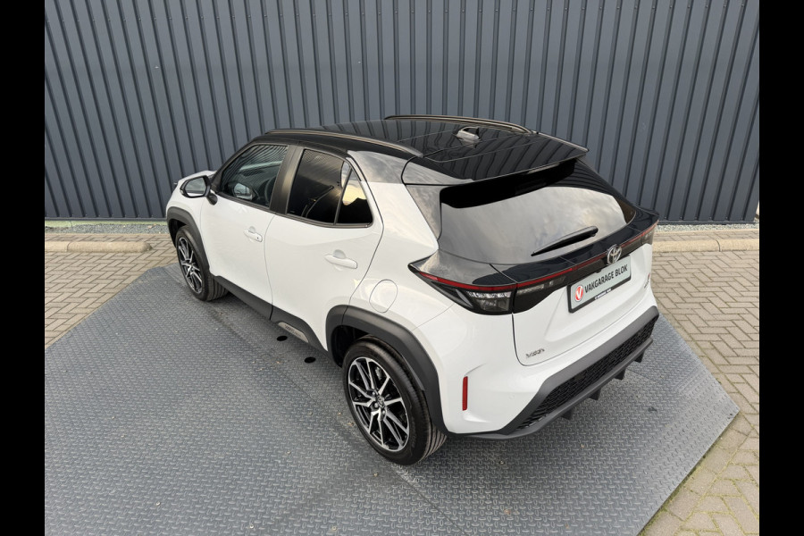 Toyota Yaris Cross 1.5 Hybrid 130 GR Sport | Pano dak | 7.500 km | JBL | Head-up | Rijklaar!!