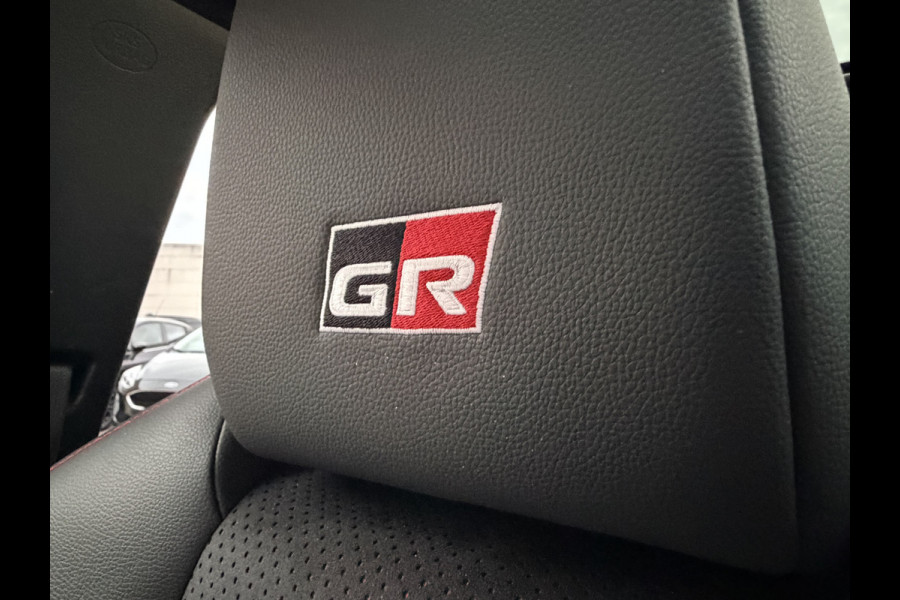 Toyota Yaris Cross 1.5 Hybrid 130 GR Sport | Pano dak | 7.500 km | JBL | Head-up | Rijklaar!!