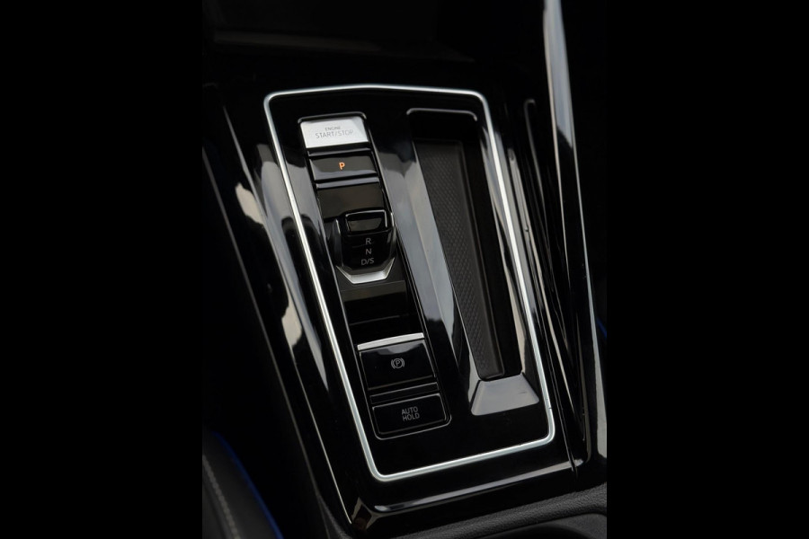 Volkswagen Golf 8.5 2.0 TDI 3x R-Line Panorama IQ CarPlay HK