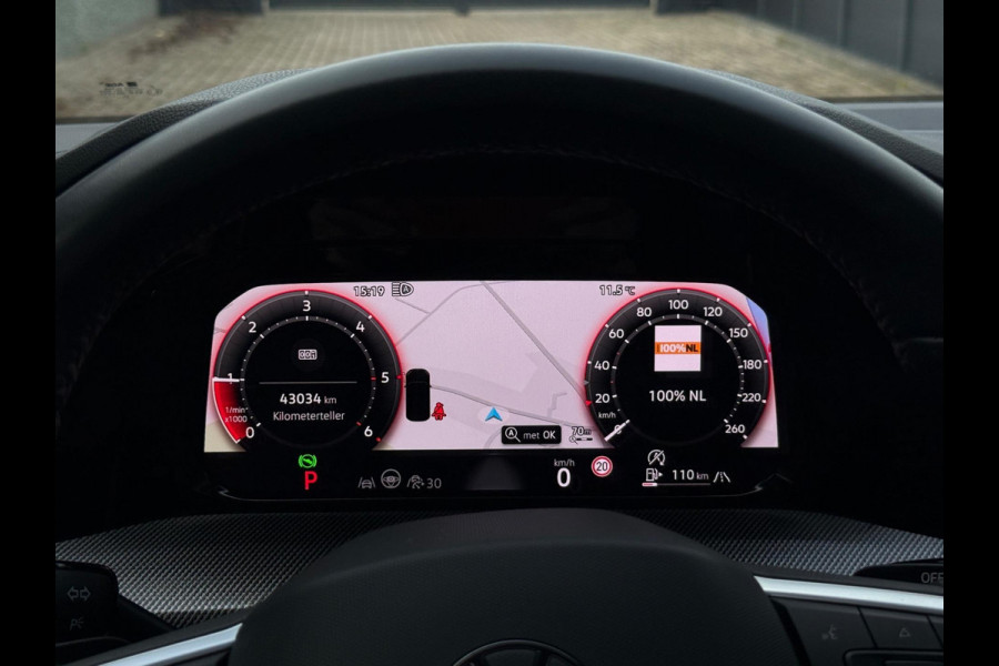 Volkswagen Golf 8.5 2.0 TDI 3x R-Line Panorama IQ CarPlay HK