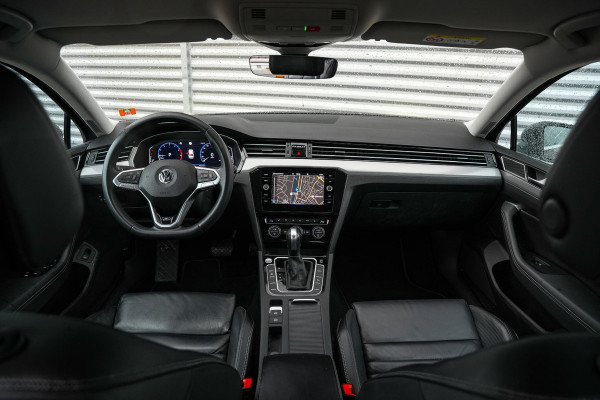 Volkswagen Passat 1.5 TSI Elegance Business R Leer Navi