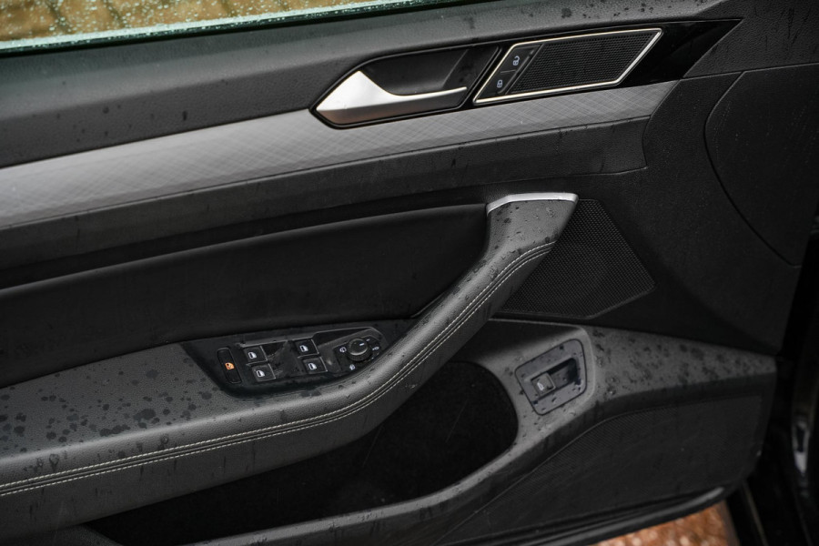 Volkswagen Passat 1.5 TSI Elegance Business R Leer Navi