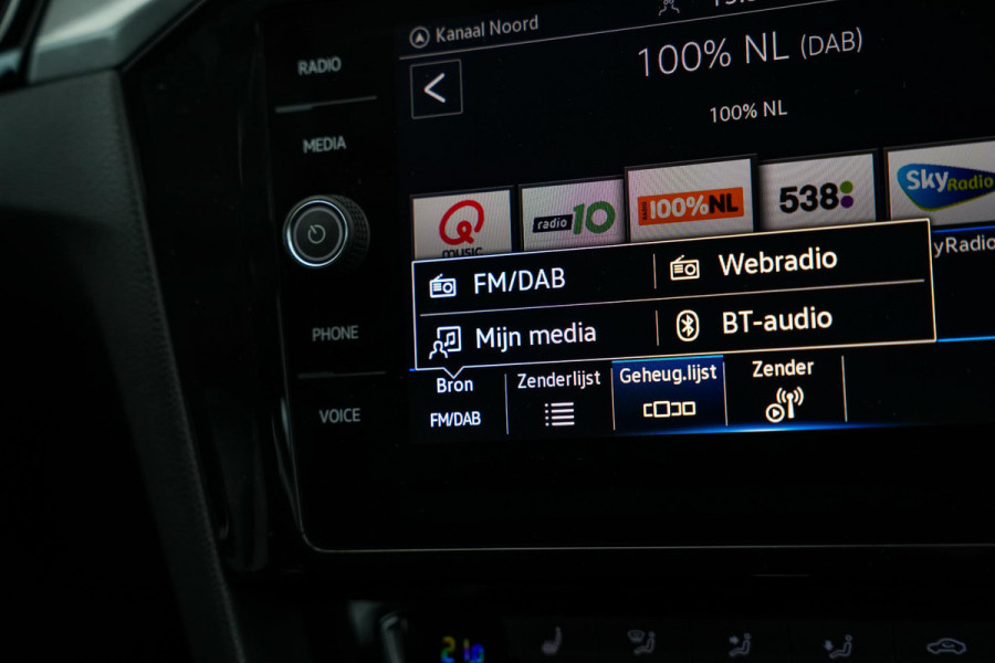 Volkswagen Passat 1.5 TSI Elegance Business R Leer Navi