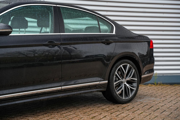 Volkswagen Passat 1.5 TSI Elegance Business R Leer Navi