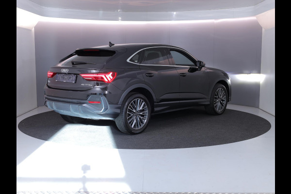 Audi Q3 Sportback 45 TFSI e Edition 245 pk S-tronic | Navigatie | Parkeersensoren (Park assist) | Achteruitrijcamera | Stoelverwarming | Adaptieve cruise control | Lederen bekleding |
