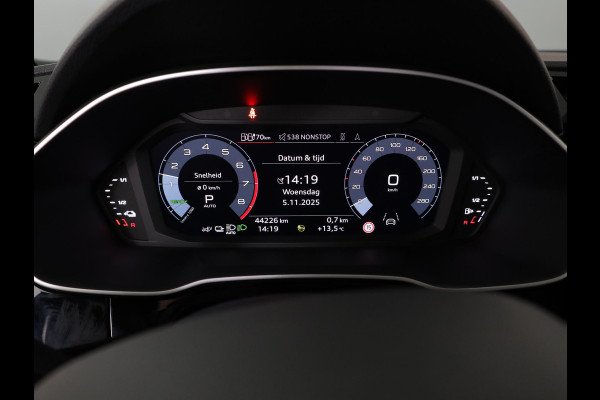 Audi Q3 Sportback 45 TFSI e Edition 245 pk S-tronic | Navigatie | Parkeersensoren (Park assist) | Achteruitrijcamera | Stoelverwarming | Adaptieve cruise control | Lederen bekleding |