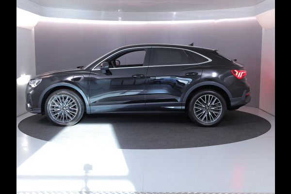 Audi Q3 Sportback 45 TFSI e Edition 245 pk S-tronic | Navigatie | Parkeersensoren (Park assist) | Achteruitrijcamera | Stoelverwarming | Adaptieve cruise control | Lederen bekleding |