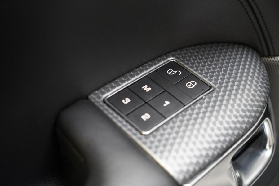 Land Rover Range Rover Sport 2.0 P400e 404pk HSE Dynamic | Panoramadak | Luchtvering | Memory | Speciale lak | Zwart optiek