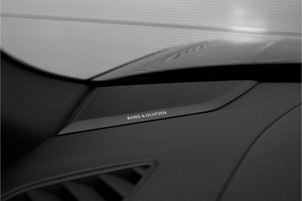 Audi Q3 TFSI RS Pano RS-Sportstoelen & Uitlaat B&O 21"