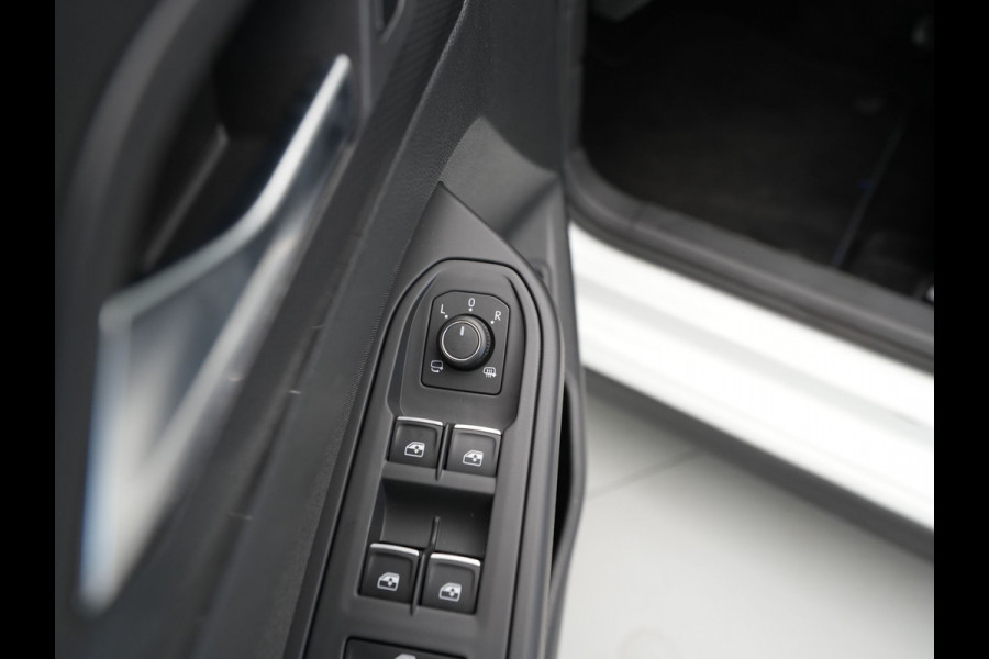Volkswagen Golf 1.4 eHybrid 245pk GTE Panorama Navigatie Camera Stoelverwarming Carplay 193
