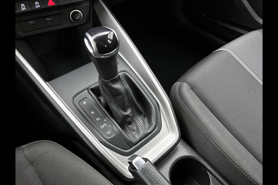 Audi A1 SPORTBACK 30 TFSI Advanced edition AANBIEDING!!! (Dealer OnderH, Digitale Dash,Navi, Parkeersensoren, Addapt Cruise, Etc)