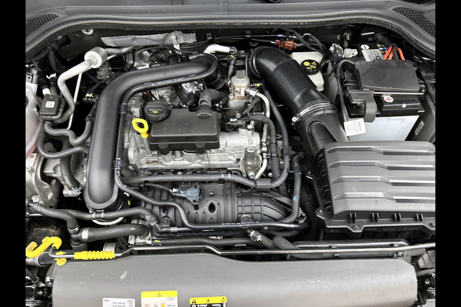 Audi A1 SPORTBACK 30 TFSI Advanced edition AANBIEDING!!! (Dealer OnderH, Digitale Dash,Navi, Parkeersensoren, Addapt Cruise, Etc)