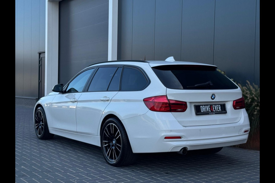 BMW 3 Serie 318i Executive M19 NAVI PDC ELEK PAKKET SPORTVELGEN LED