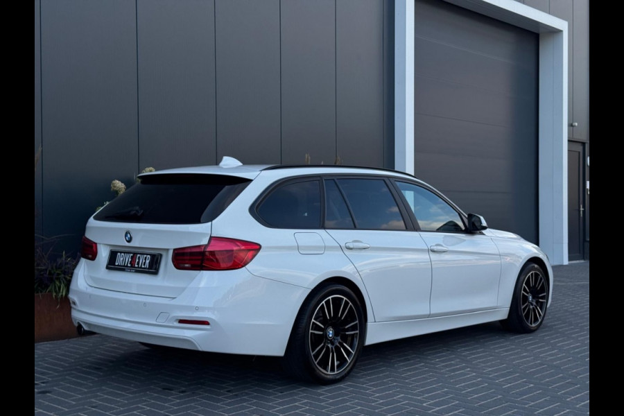 BMW 3 Serie 318i Executive M19 NAVI PDC ELEK PAKKET SPORTVELGEN LED