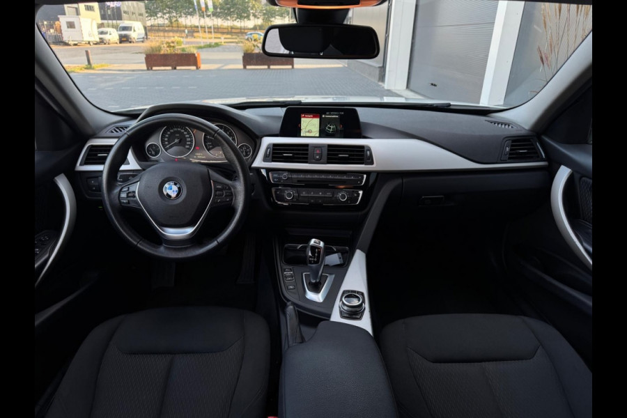 BMW 3 Serie 318i Executive M19 NAVI PDC ELEK PAKKET SPORTVELGEN LED