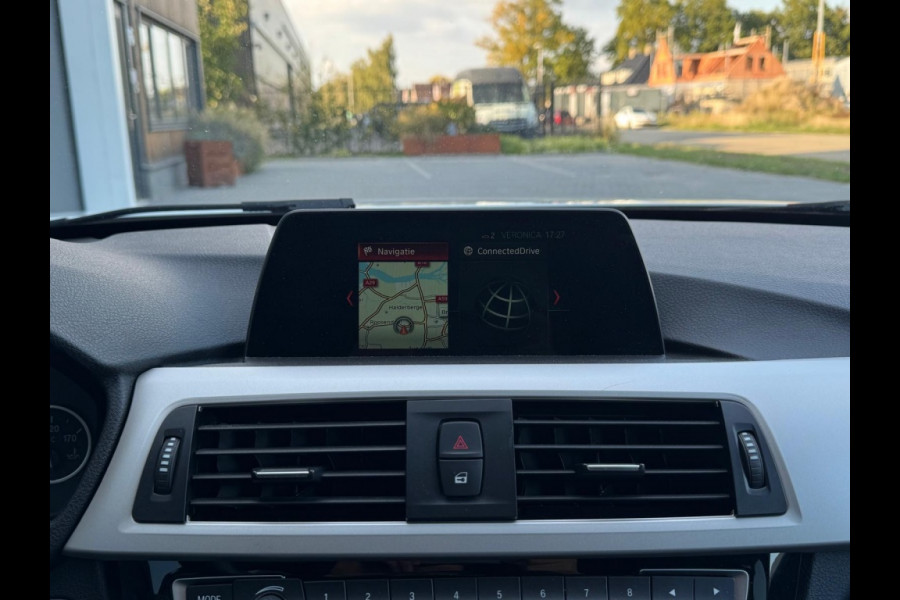 BMW 3 Serie 318i Executive M19 NAVI PDC ELEK PAKKET SPORTVELGEN LED