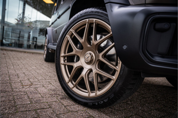 Mercedes-Benz G-Klasse AMG 63 ** Akrapovic ** AMG Performance Pack ** Carbon ** Xpell PPF Face-lift MY25 ** Grijs kenteken (excl. btw) ** Target Blue Eye