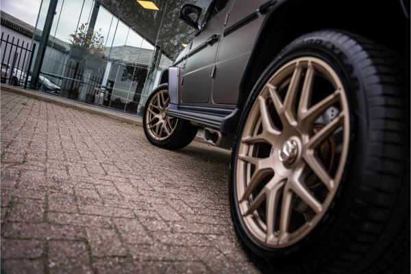 Mercedes-Benz G-Klasse AMG 63 ** Akrapovic ** AMG Performance Pack ** Carbon ** Xpell PPF Face-lift MY25 ** Grijs kenteken (excl. btw) ** Target Blue Eye