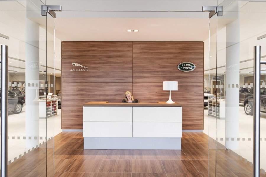 Jaguar F-Type P300 RWD R-Dynamic